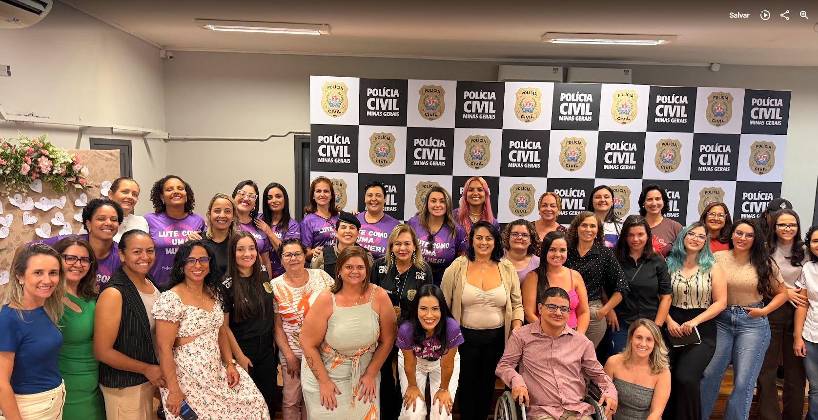 Joice Alvarenga em encontro com mulheres pela segurança, respeito e oportunidades