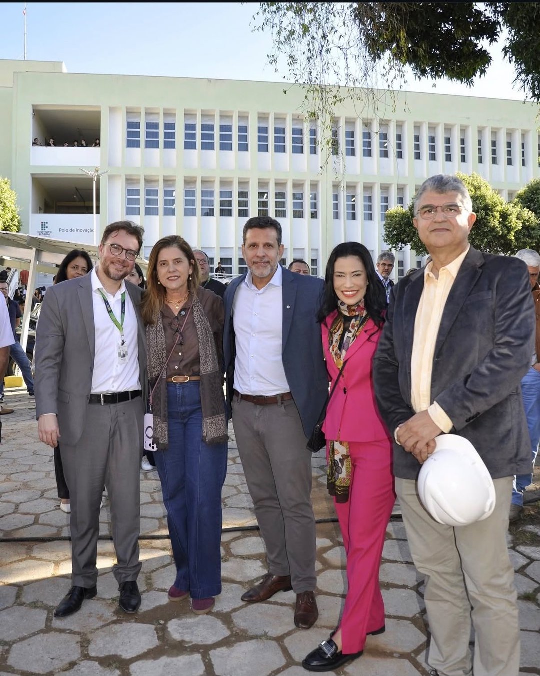 Joice Alvarenga com autoridades na entrega do novo ginásio do IFMG Campus Formiga
